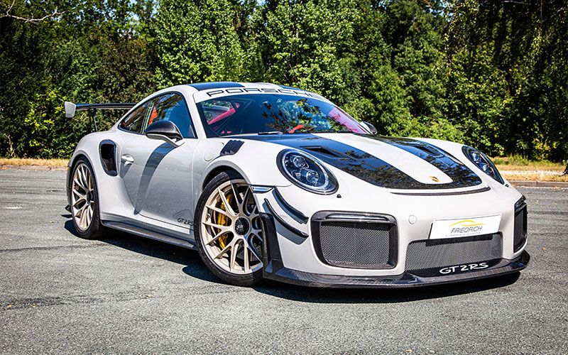 For the Porsche 991 GT2 RS