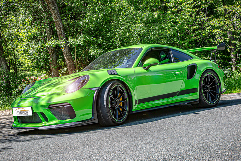 For the Porsche 991.2 GT3 RS